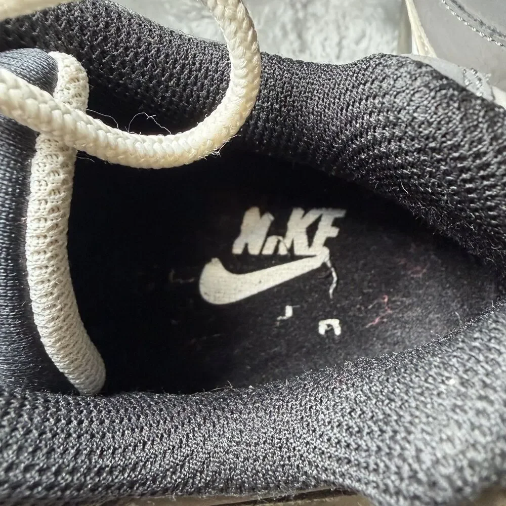 Nike Air Max 24-7 Mens Size 8 Black White Gray Sneakers 2010 Running Shoes Y2K